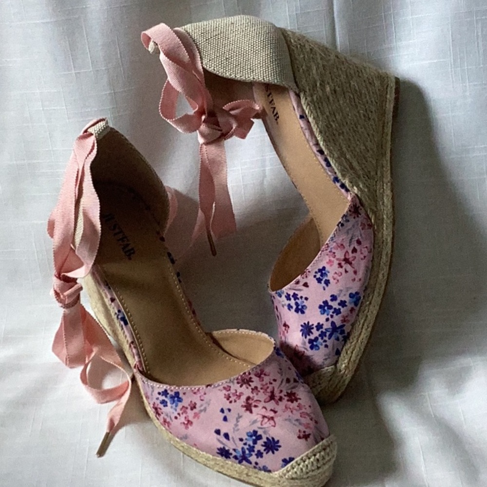 💗 JustFab Sz 8 Nicoletta espadrille wedge sandals lace up floral pink EUC